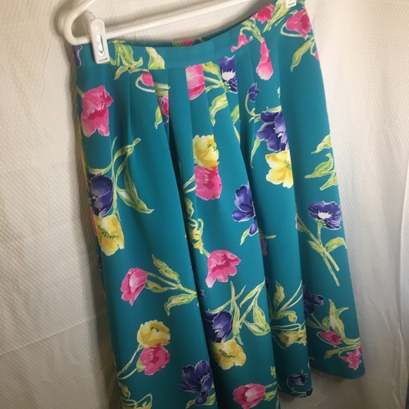 Alfred Dunner | Women’s Teal Floral Print TOP/SKIRT Set - Picture 9 of 14
